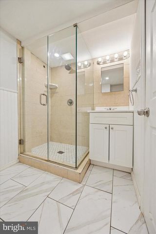 135 EAST ST, Philadelphia, PA 19127