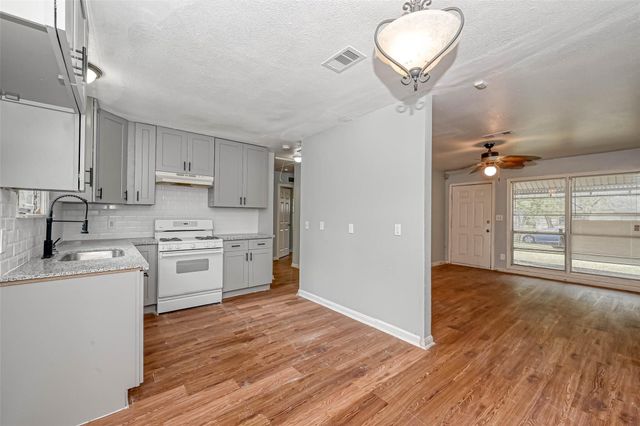 5707 Lakefield Drive, Houston, TX 77033