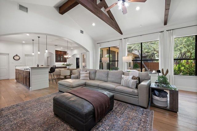 102 Blue Jay DR, Lakeway, TX 78734