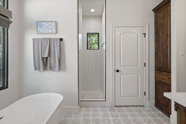 102 Blue Jay DR, Lakeway, TX 78734