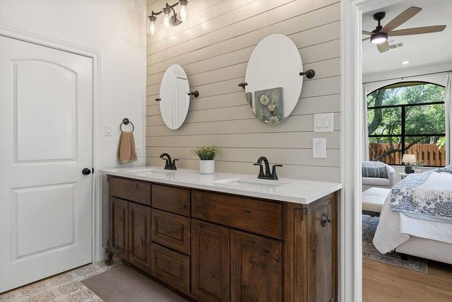 102 Blue Jay DR, Lakeway, TX 78734