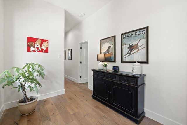 102 Blue Jay DR, Lakeway, TX 78734