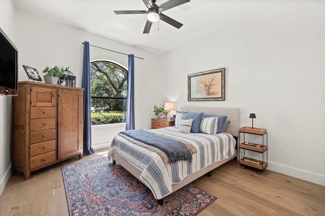 102 Blue Jay DR, Lakeway, TX 78734