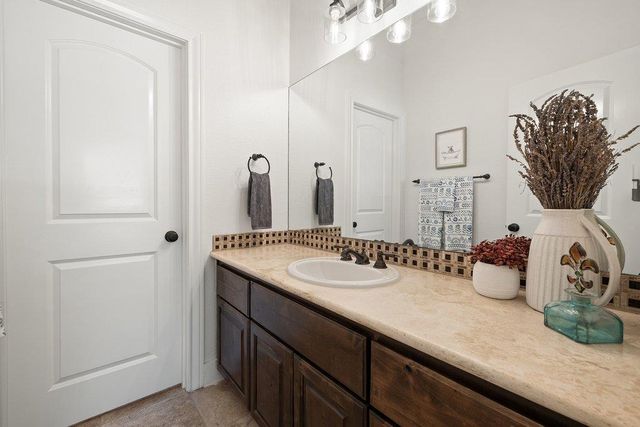 102 Blue Jay DR, Lakeway, TX 78734