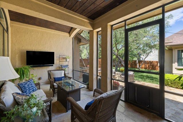 102 Blue Jay DR, Lakeway, TX 78734