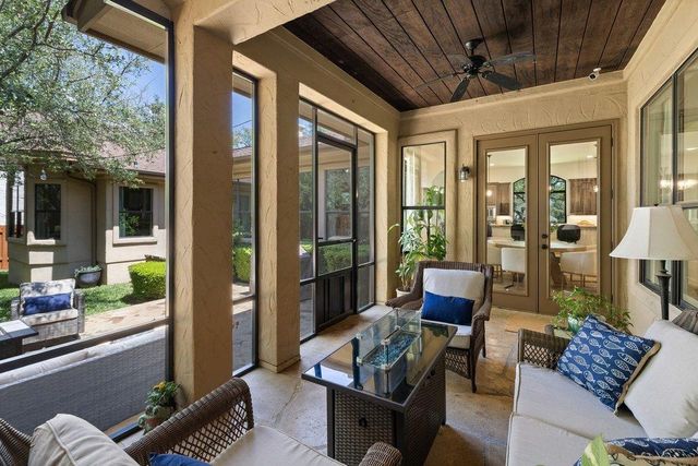 102 Blue Jay DR, Lakeway, TX 78734