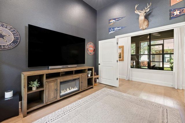 102 Blue Jay DR, Lakeway, TX 78734