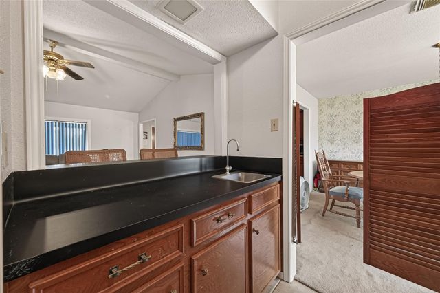 2615 County Road 956, Rosharon, TX 77583