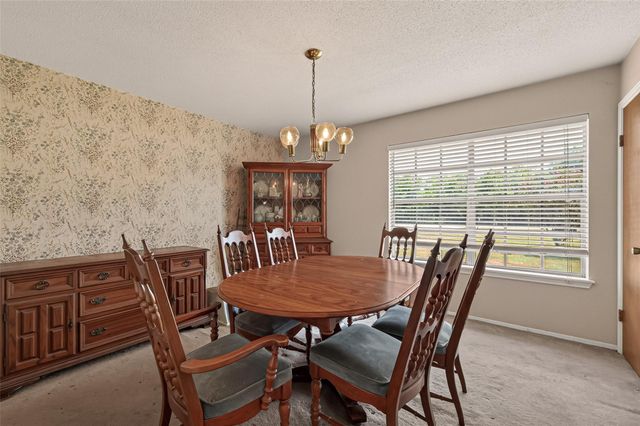 2615 County Road 956, Rosharon, TX 77583