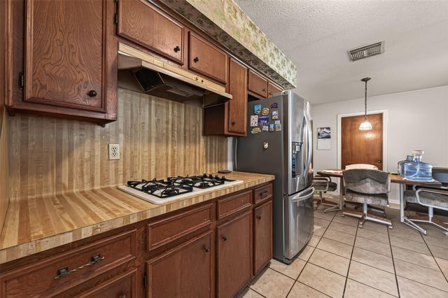 2615 County Road 956, Rosharon, TX 77583