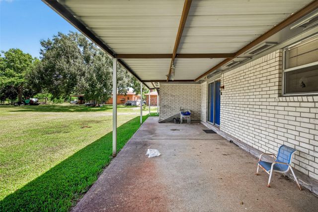 2615 County Road 956, Rosharon, TX 77583