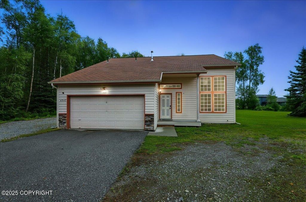 4543 S Twin Peaks Drive, Wasilla, AK 99654