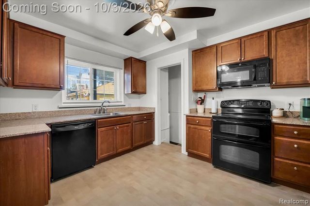 13440 Northfield Boulevard, Oak Park, MI 48237
