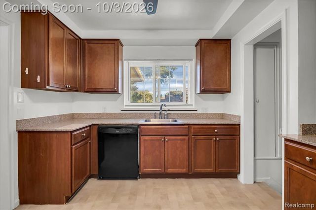 13440 Northfield Boulevard, Oak Park, MI 48237
