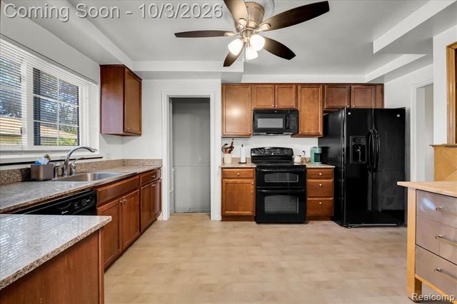13440 Northfield Boulevard, Oak Park, MI 48237
