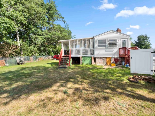 8 Haigh Avenue, Salem, NH 03079