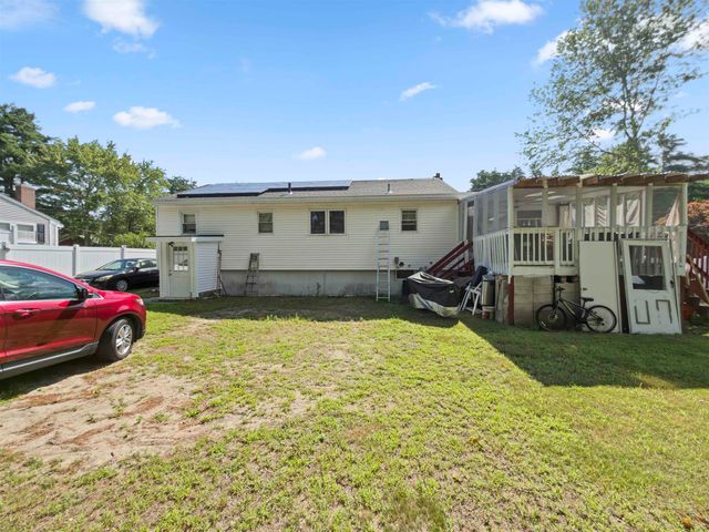8 Haigh Avenue, Salem, NH 03079
