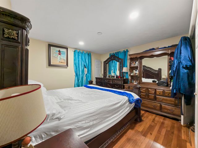 8 Haigh Avenue, Salem, NH 03079