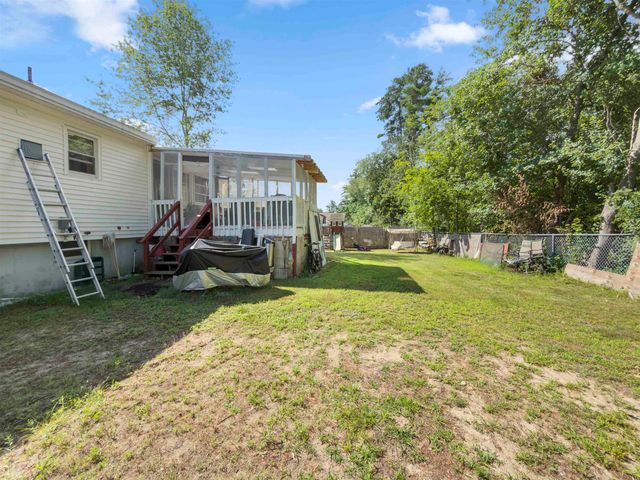 8 Haigh Avenue, Salem, NH 03079