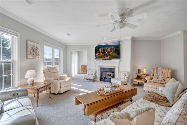 4448 Pheasant Ridge Rd Apt 304, Roanoke, VA 24014