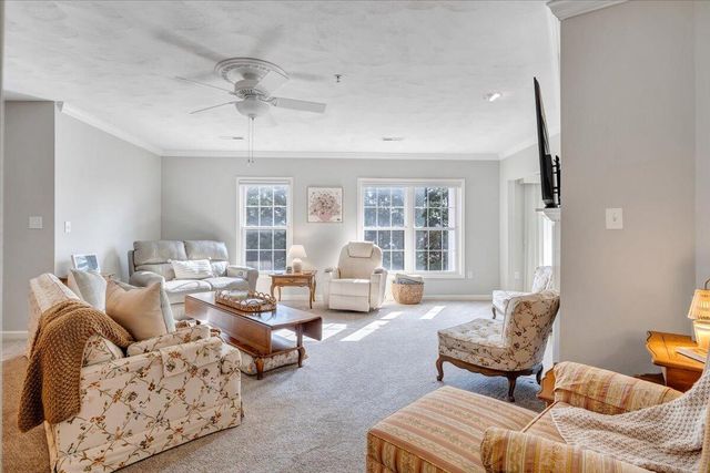 4448 Pheasant Ridge Rd Apt 304, Roanoke, VA 24014