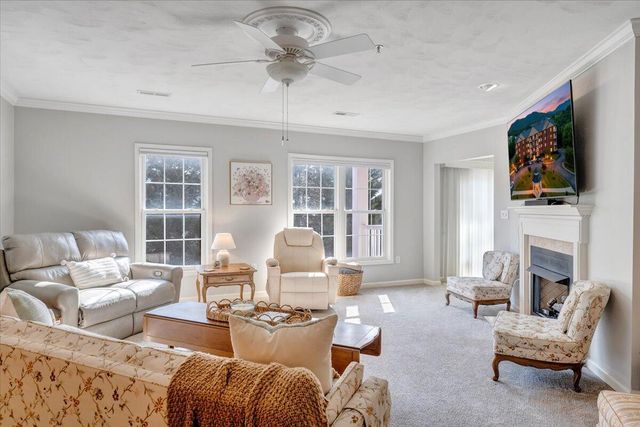 4448 Pheasant Ridge Rd Apt 304, Roanoke, VA 24014