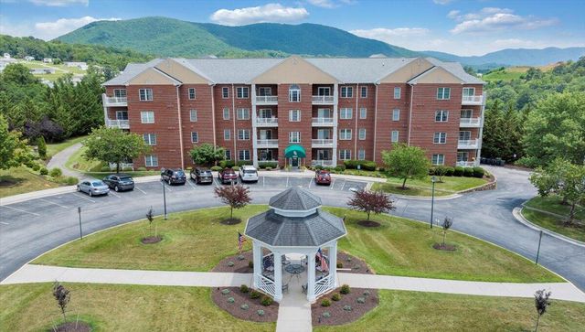 4448 Pheasant Ridge Rd Apt 304, Roanoke, VA 24014
