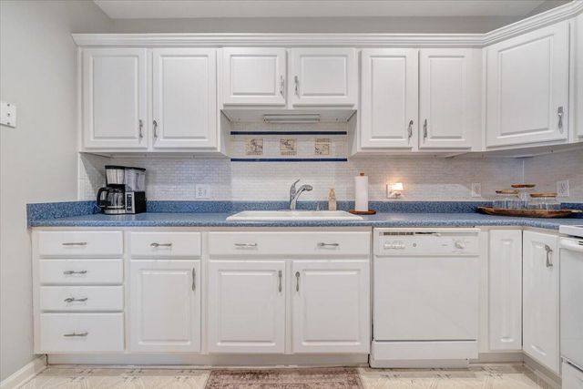 4448 Pheasant Ridge Rd Apt 304, Roanoke, VA 24014