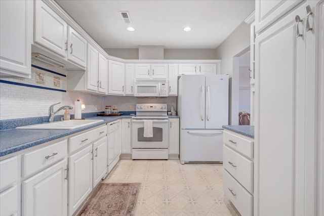 4448 Pheasant Ridge Rd Apt 304, Roanoke, VA 24014