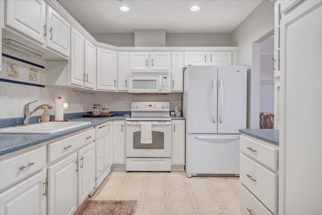 4448 Pheasant Ridge Rd Apt 304, Roanoke, VA 24014