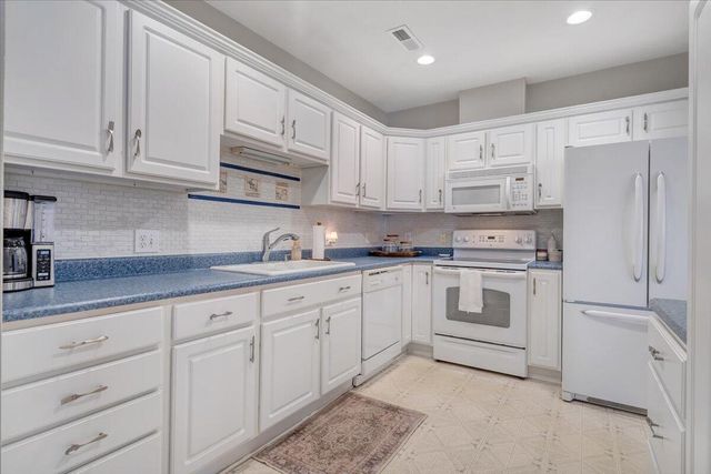 4448 Pheasant Ridge Rd Apt 304, Roanoke, VA 24014