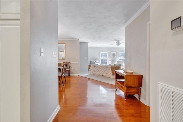 4448 Pheasant Ridge Rd Apt 304, Roanoke, VA 24014