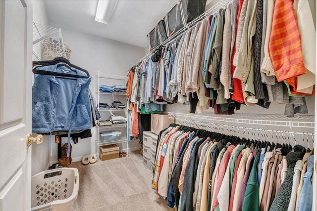 4448 Pheasant Ridge Rd Apt 304, Roanoke, VA 24014