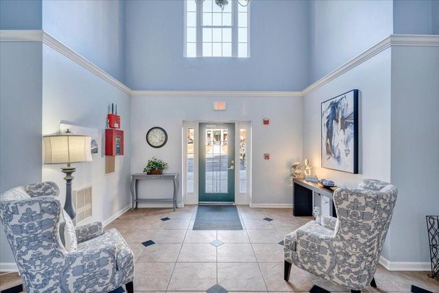 4448 Pheasant Ridge Rd Apt 304, Roanoke, VA 24014