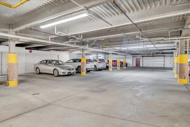 4448 Pheasant Ridge Rd Apt 304, Roanoke, VA 24014