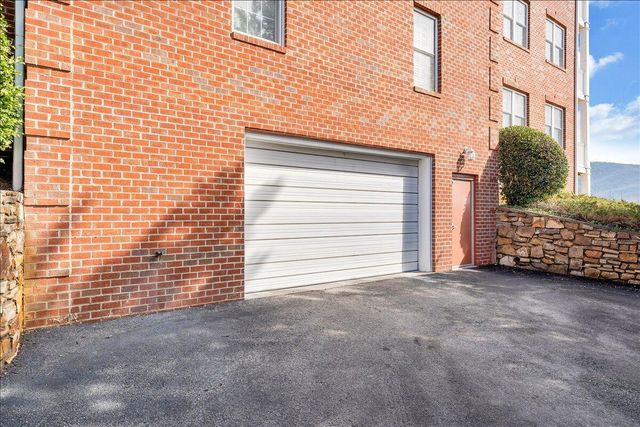 4448 Pheasant Ridge Rd Apt 304, Roanoke, VA 24014