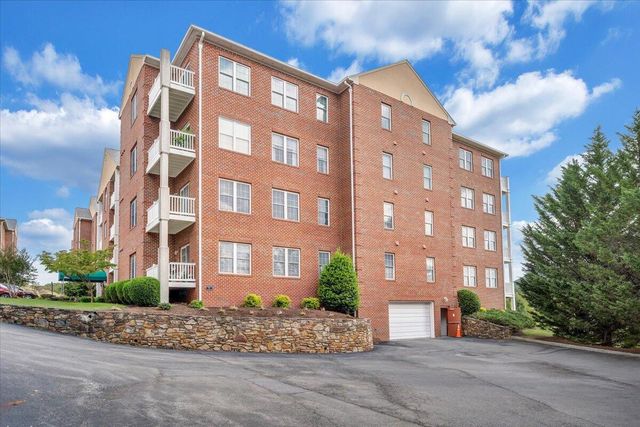 4448 Pheasant Ridge Rd Apt 304, Roanoke, VA 24014