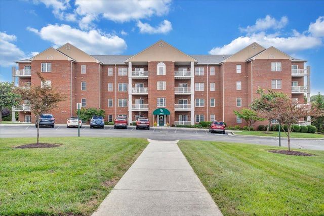 4448 Pheasant Ridge Rd Apt 304, Roanoke, VA 24014