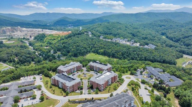 4448 Pheasant Ridge Rd Apt 304, Roanoke, VA 24014