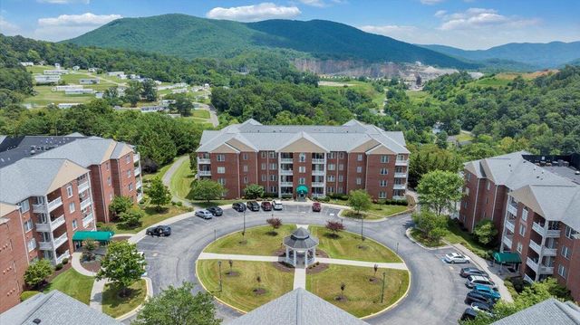 4448 Pheasant Ridge Rd Apt 304, Roanoke, VA 24014