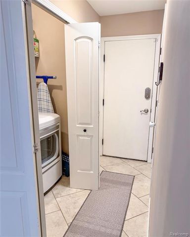 468 Windy Bluff, Flushing, MI 48433