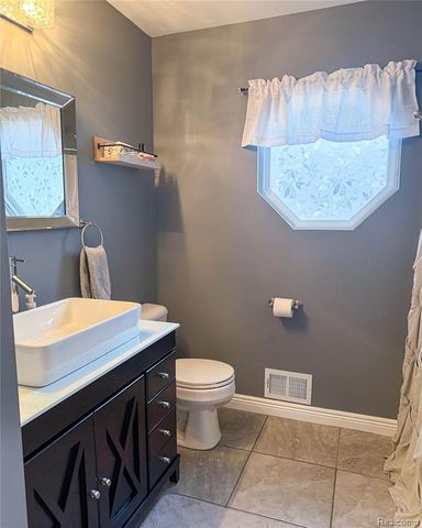 468 Windy Bluff, Flushing, MI 48433