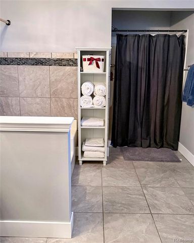 468 Windy Bluff, Flushing, MI 48433