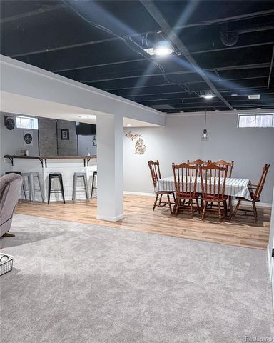 468 Windy Bluff, Flushing, MI 48433