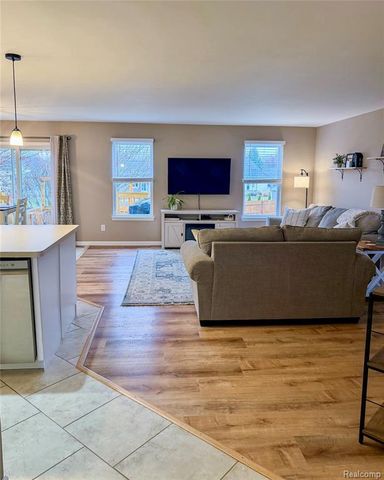 468 Windy Bluff, Flushing, MI 48433