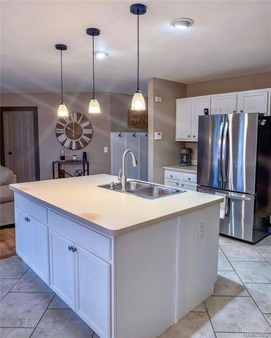 468 Windy Bluff, Flushing, MI 48433