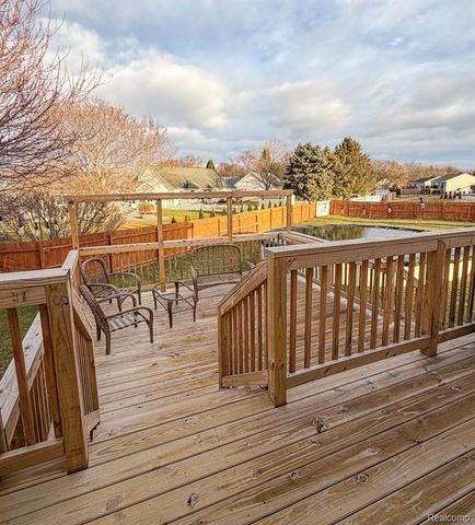 468 Windy Bluff, Flushing, MI 48433