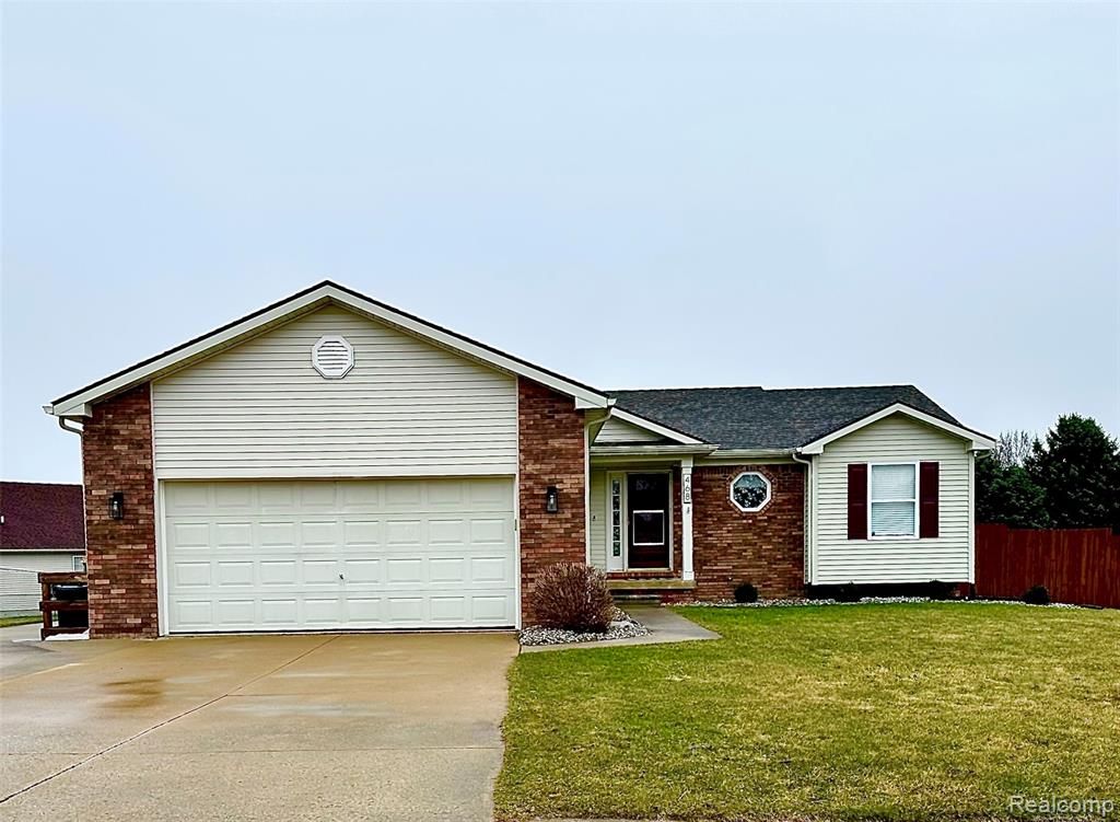 468 Windy Bluff, Flushing, MI 48433