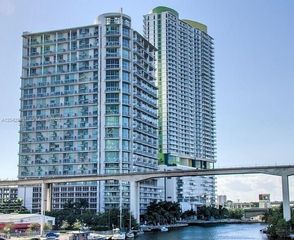 690 SW 1st Court 1825, Miami, FL 33130