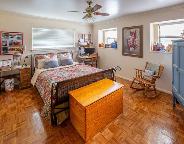 7918 Fairdale Lane, Houston, TX 77063